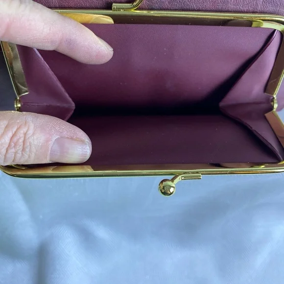 Buxton Burgundy Leather Card Holder and checkbook wallet - Picture 3 of 8